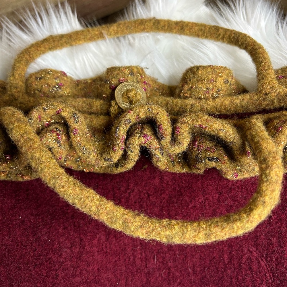 Custom Made Wool Handbag - Picture 3 of 7